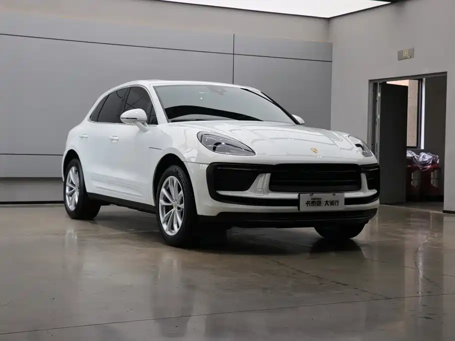 Porsche Macan 2023 — фото 33