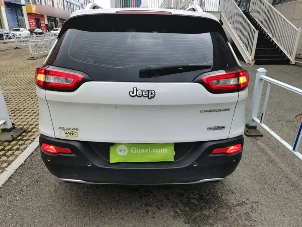 Jeep Cherokee 2016