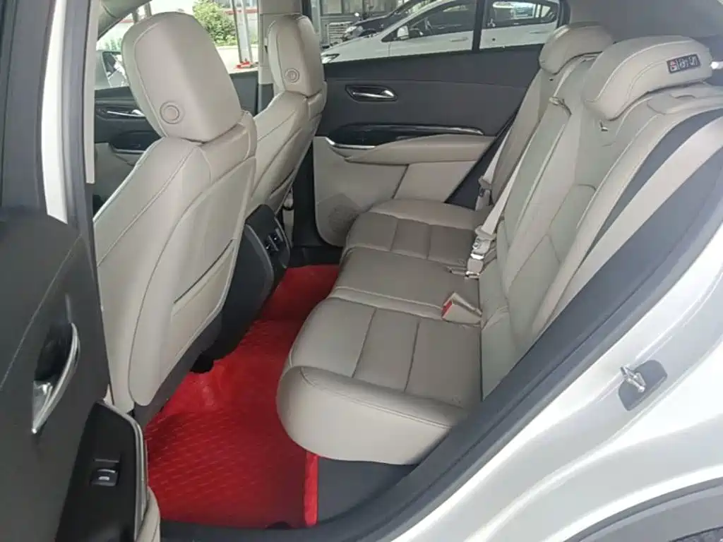 Cadillac XT4 2019 — фото 17