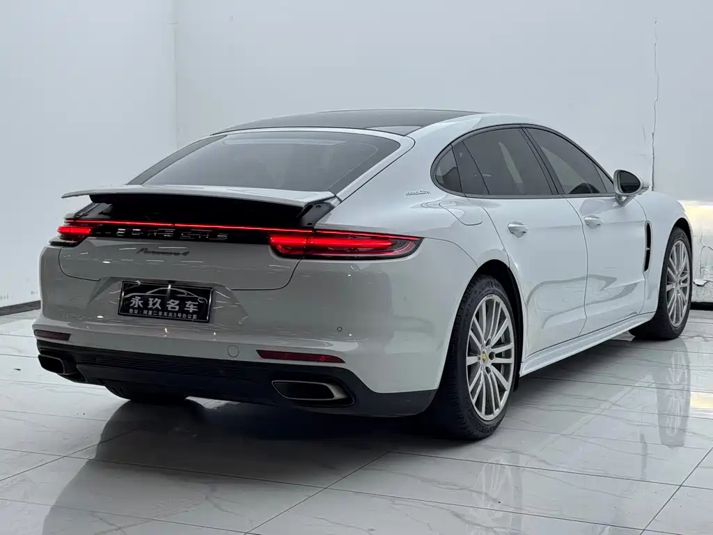 Porsche Panamera 2018 — фото 6