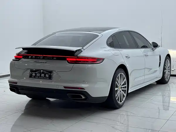 Porsche Panamera 2018