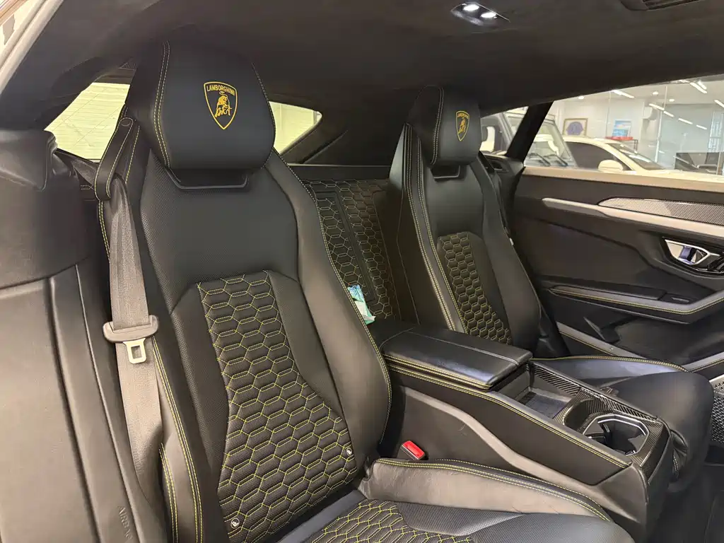 Lamborghini Urus 2019 — фото 8