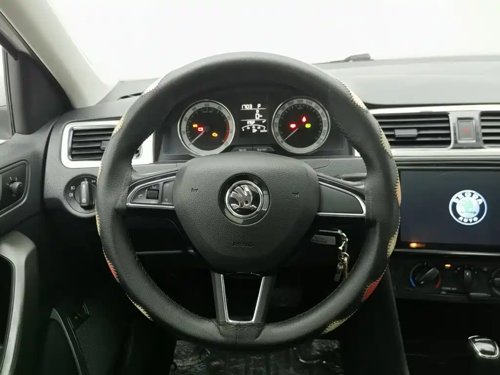 Skoda Rapid 2019 — фото 11