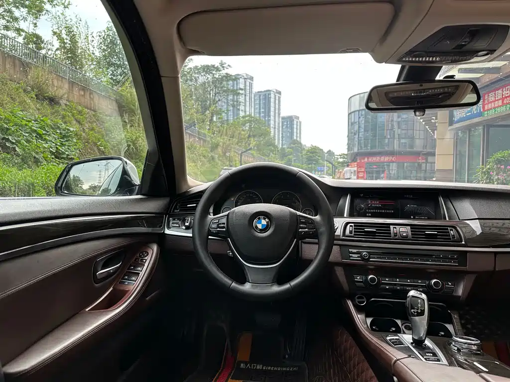 BMW 5 Series 2016 — фото 15