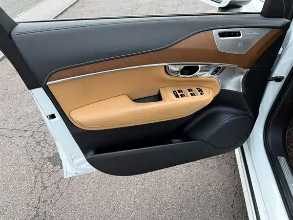 Volvo XC90 Plug-In Hybrid 2018