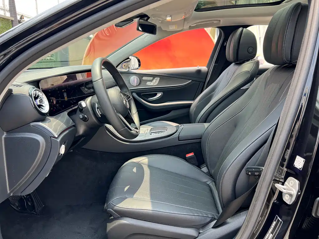 Mercedes-Benz E-Class 2023 — фото 10