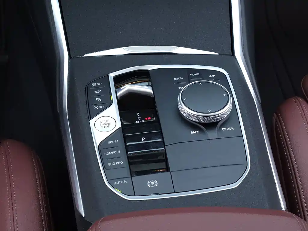 BMW 3 Series 2023 — фото 15