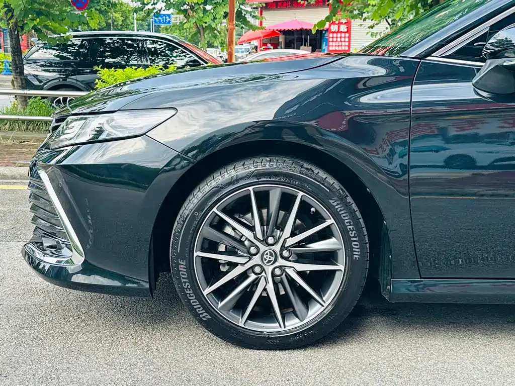 Toyota Camry 2021 — фото 8