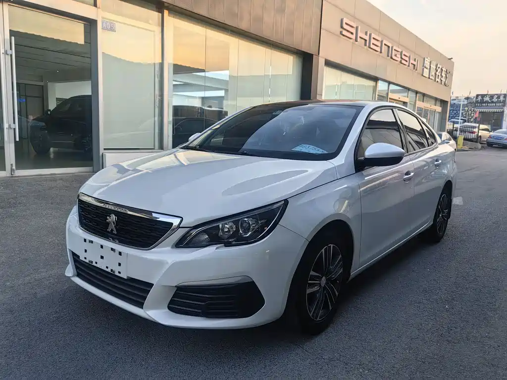 Peugeot 308 2018 — фото 1