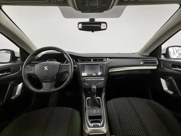 Peugeot 408 2016