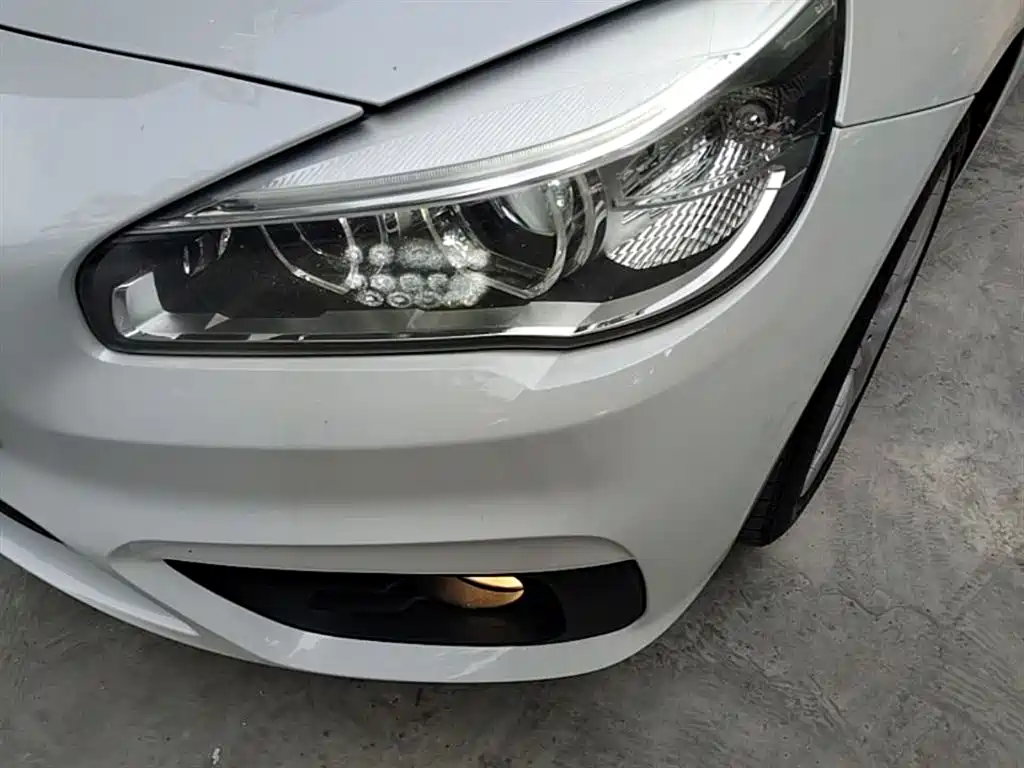 BMW 2 Series Active Tourer 2017 — фото 24