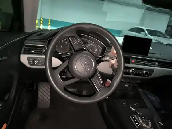 Audi A4L 2019