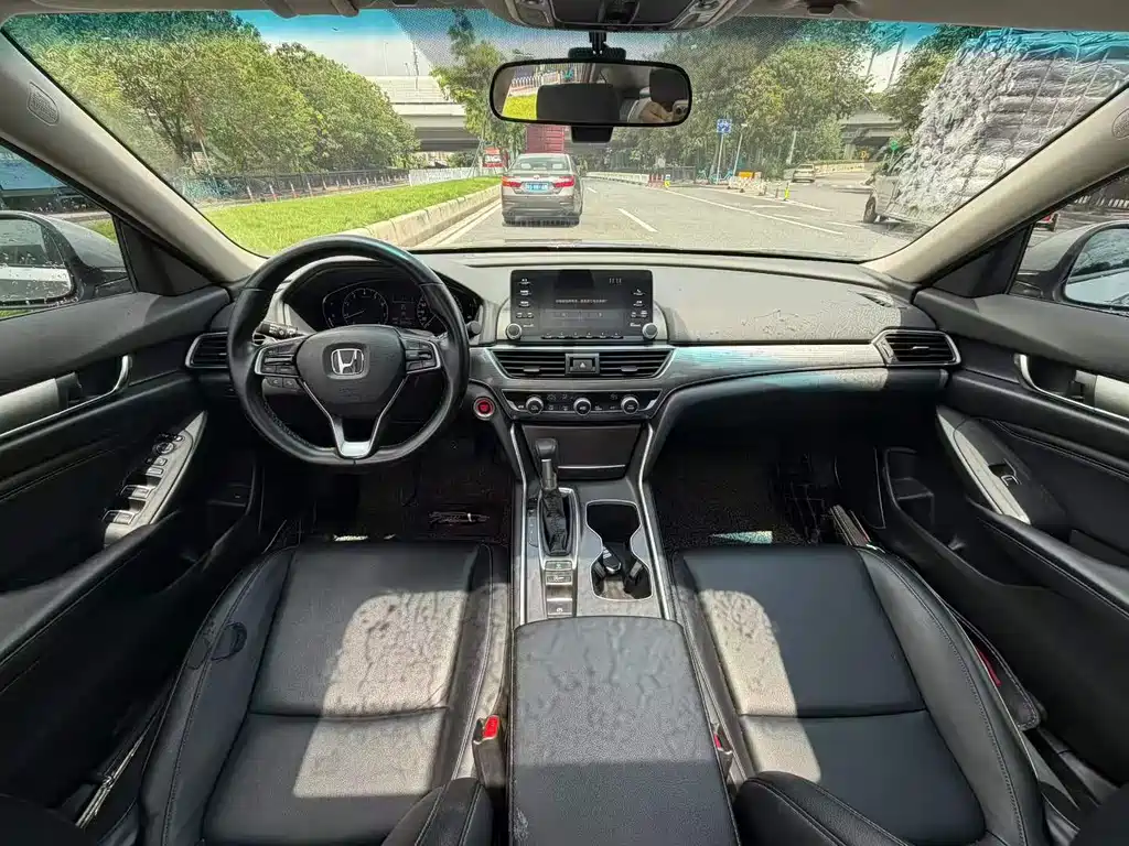 Honda Accord 2019 — фото 9
