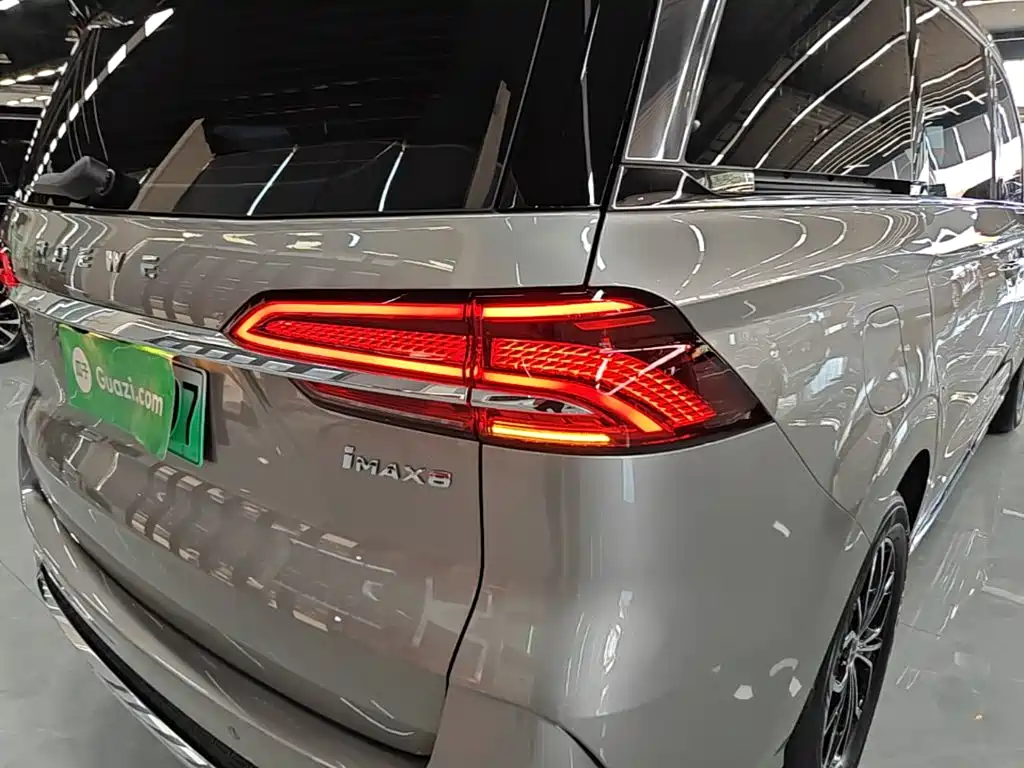 Roewe iMAX8 New Energy 2025 — фото 8