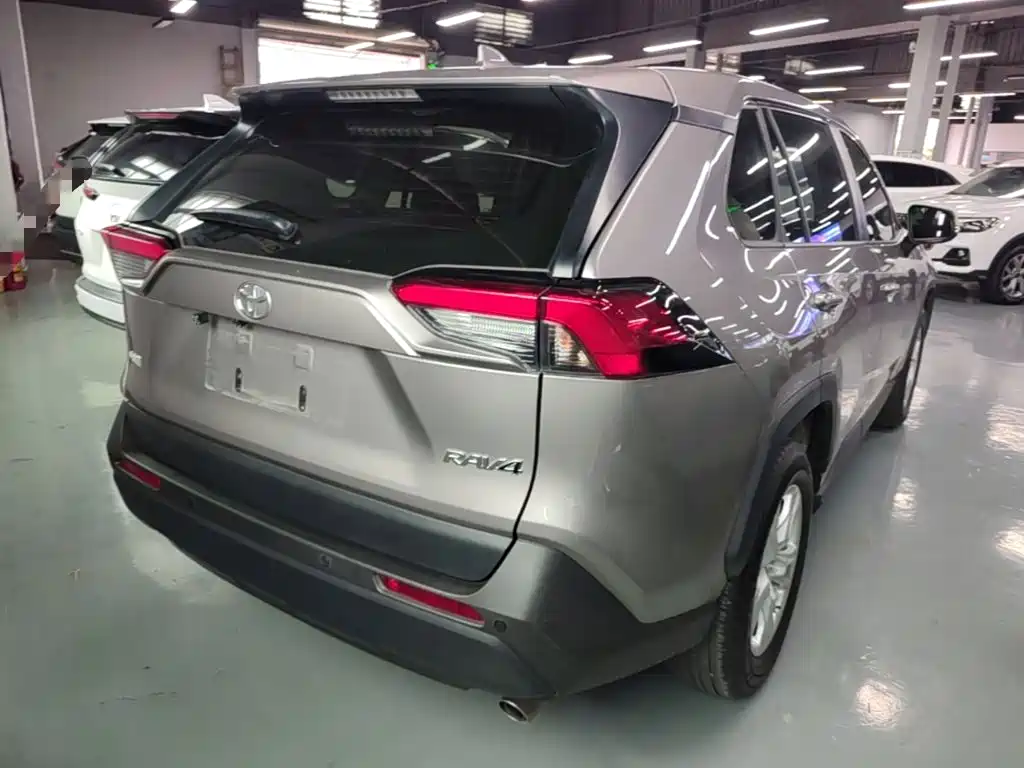 Toyota RAV4 2021