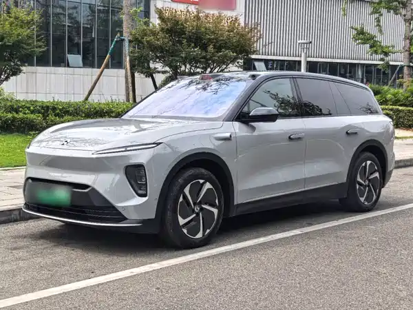 NIO ES8 2024