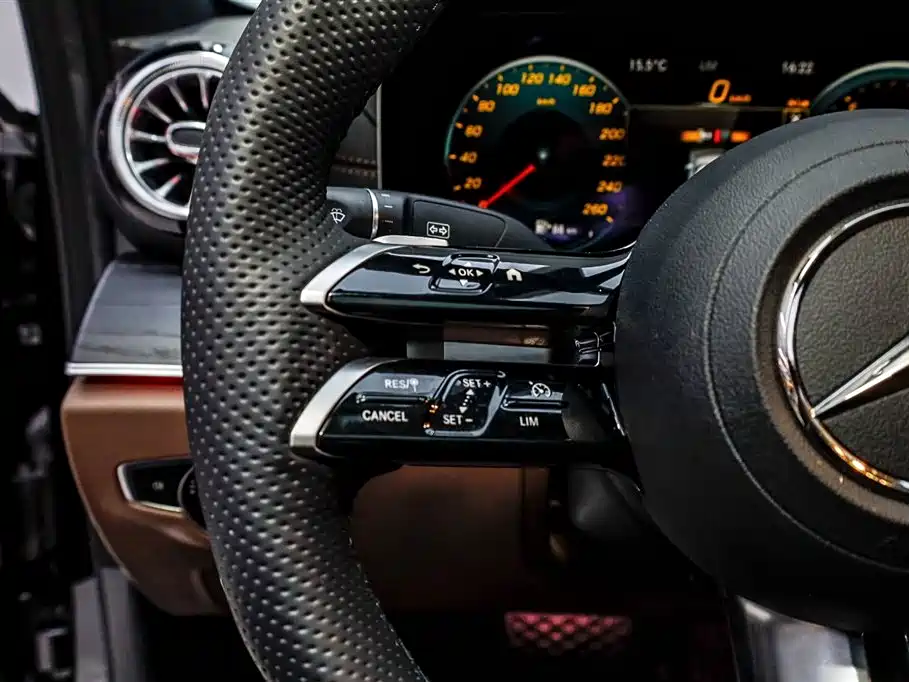 Mercedes-Benz E-Class 2023 — фото 22