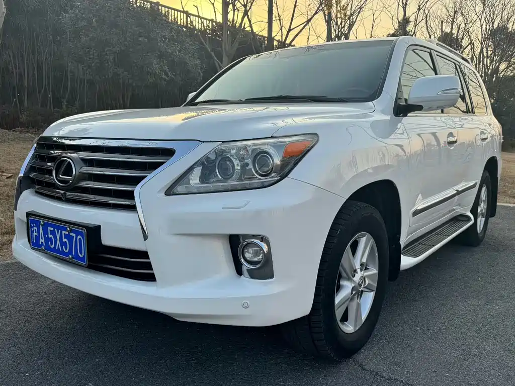 Lexus LX 2014 — фото 1