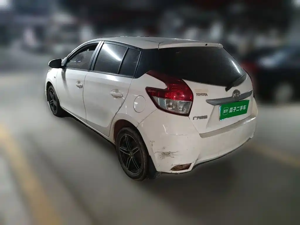 Toyota Yaris L 2015 — фото 25