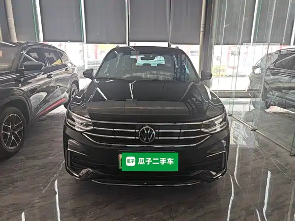 Volkswagen Tiguan L Plug-In Hybrid 2024