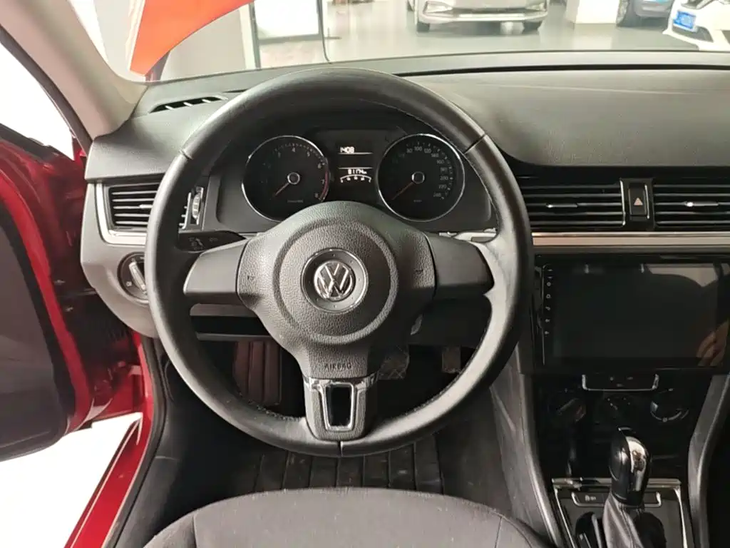 Volkswagen Bora 2015 — фото 11
