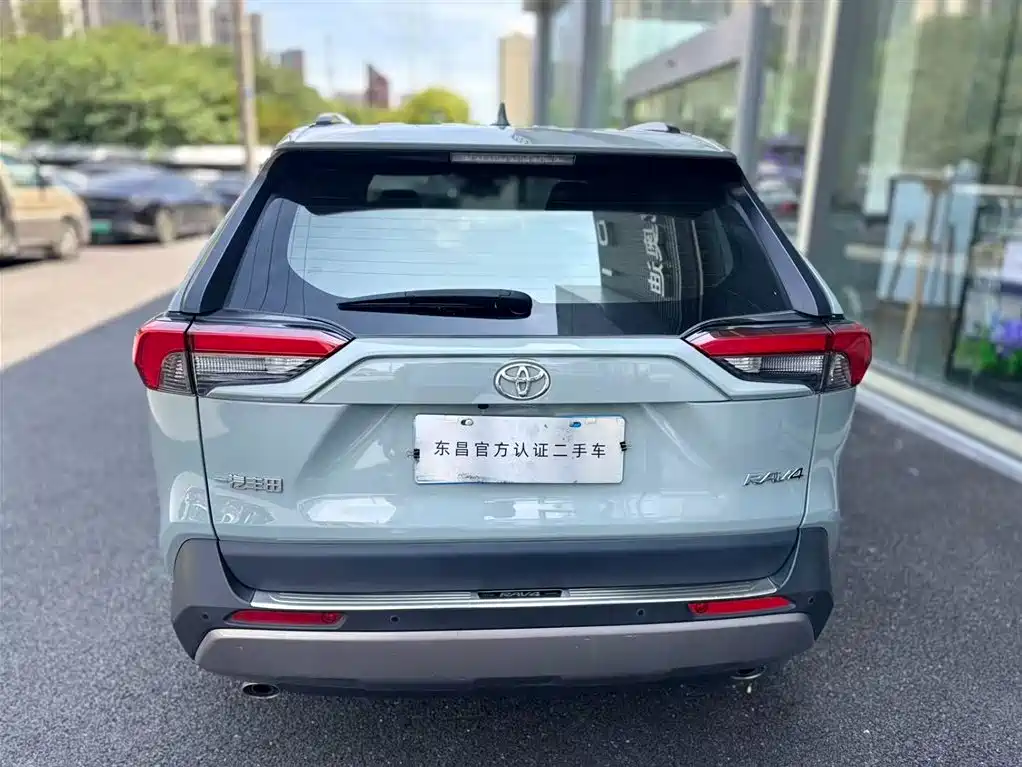 Toyota RAV4 2024