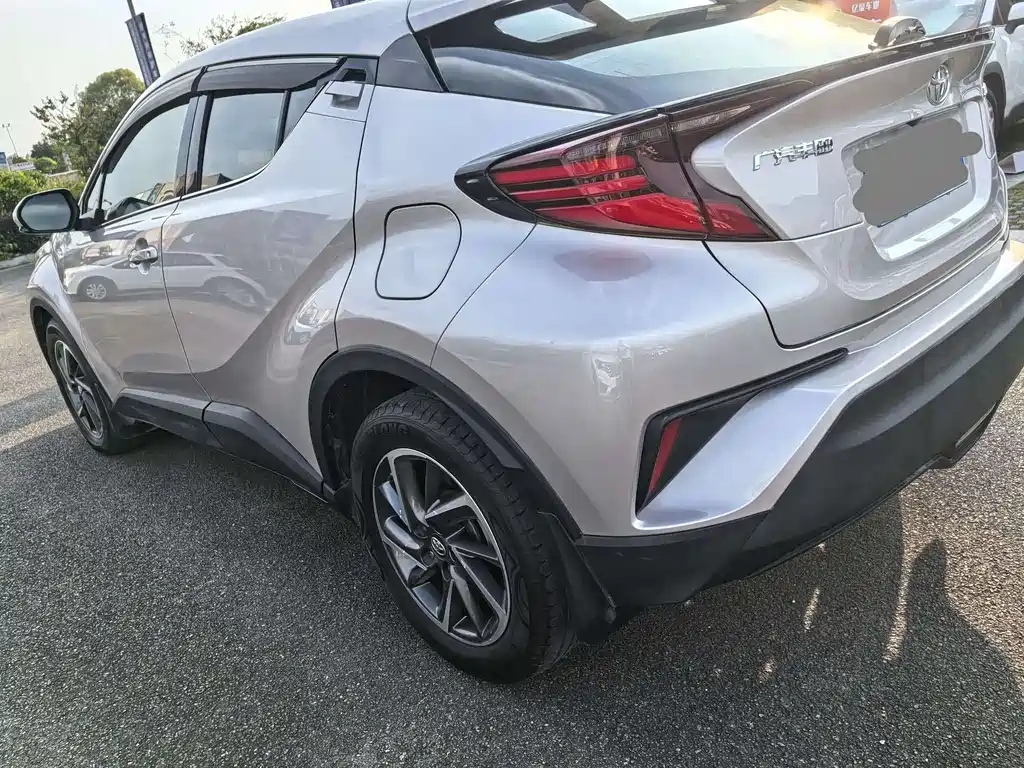 Toyota C-HR 2022 — фото 9