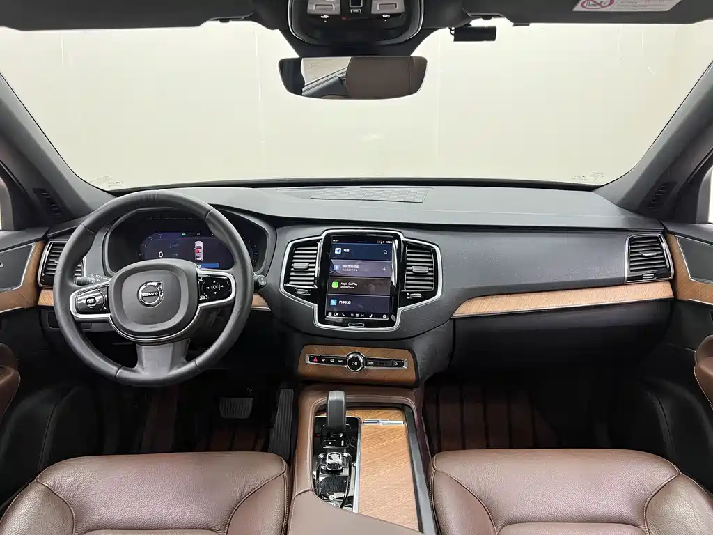 Volvo XC90 2023 — фото 12