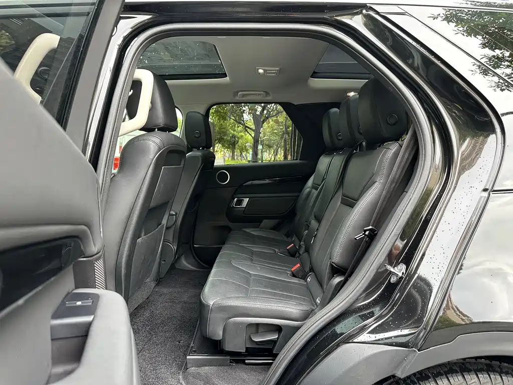Land Rover Discovery 2018 — фото 15
