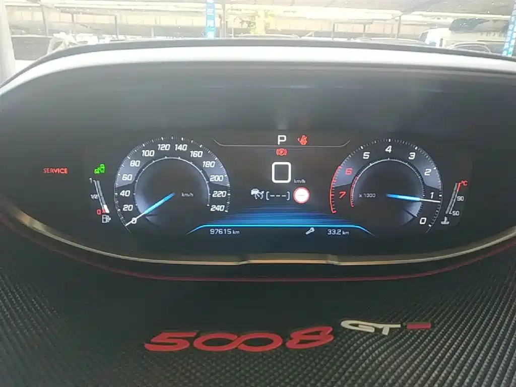 Peugeot 5008 2017 — фото 12