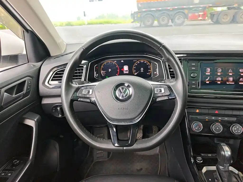 Volkswagen T-Roc 2020 — фото 11