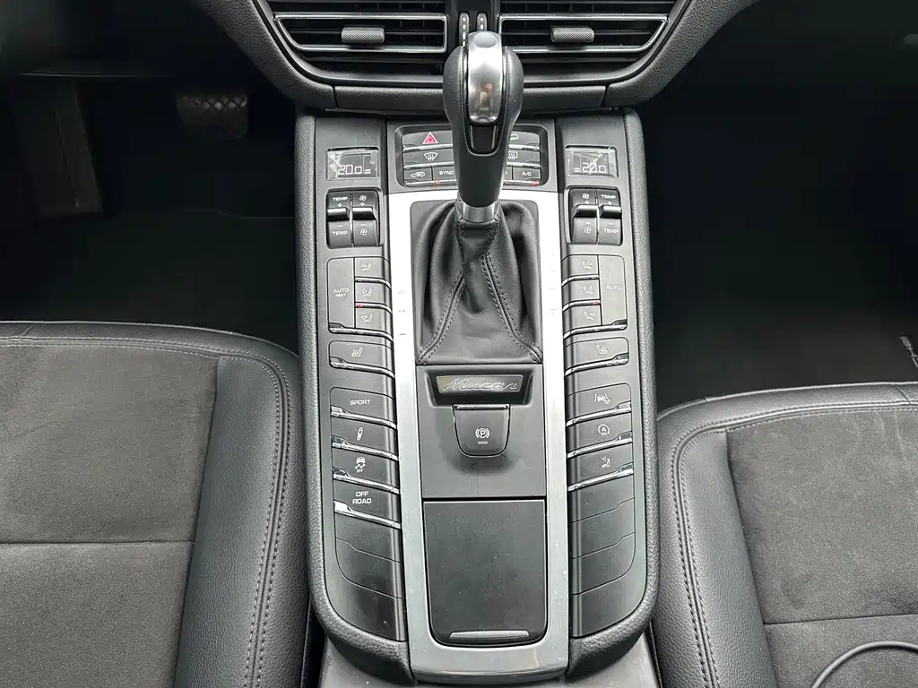 Porsche Macan 2021 — фото 8