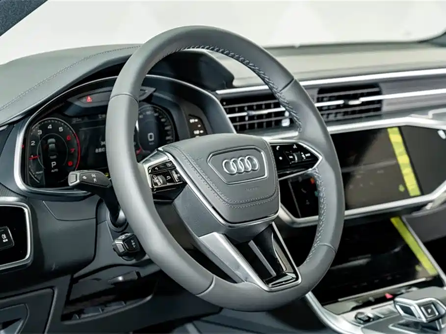 Audi A6L — фото 10