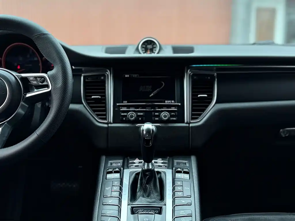 Porsche Macan 2014 — фото 23