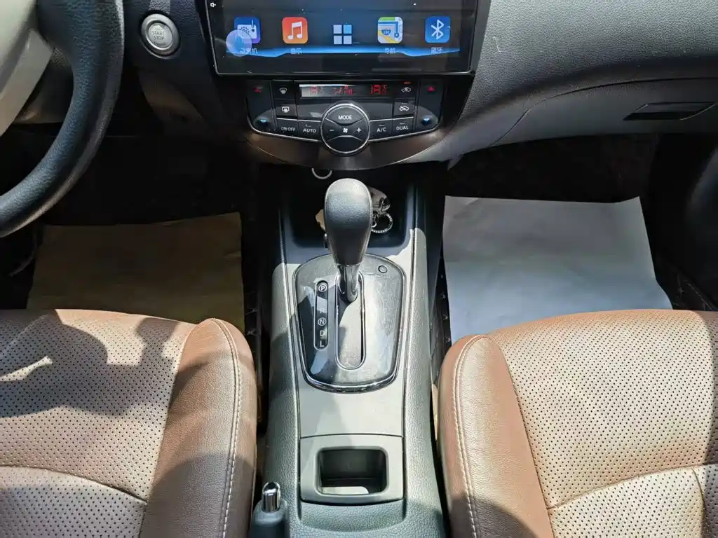 Nissan Tiida 2015 — фото 14