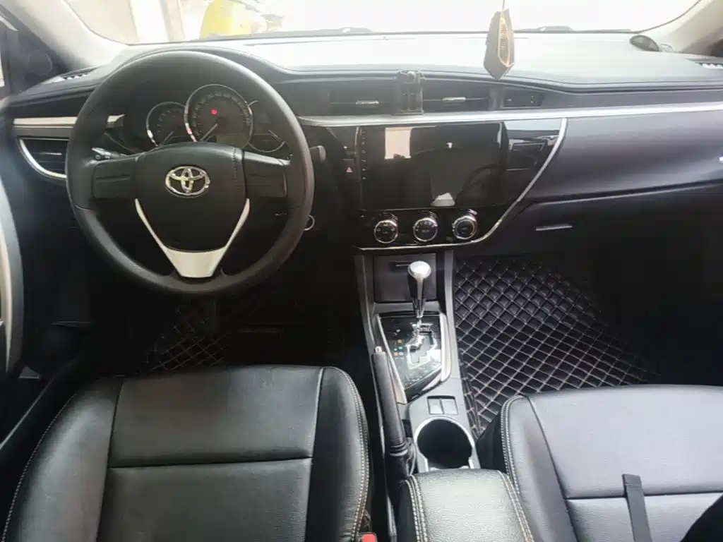 Toyota Corolla 2018 — фото 10