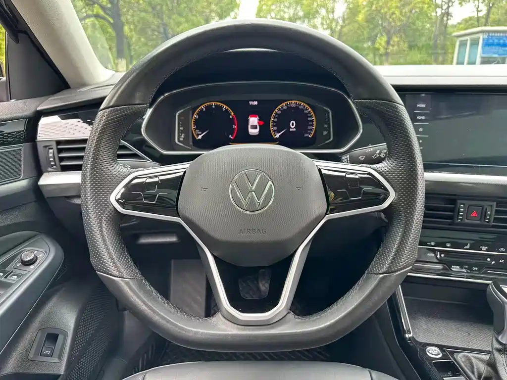 Volkswagen Passat 2023 — фото 25