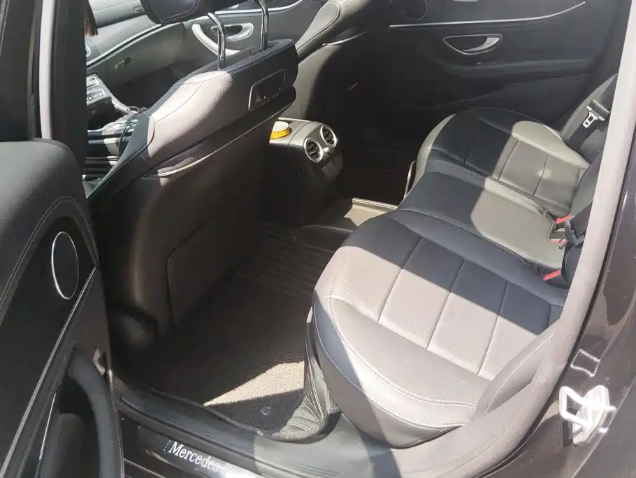 Mercedes-Benz E-Class 2019 — фото 11