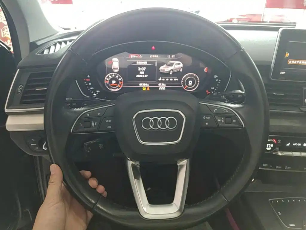 Audi Q5L 2021 — фото 11