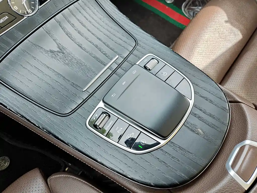 Mercedes-Benz E-Class 2020 — фото 14