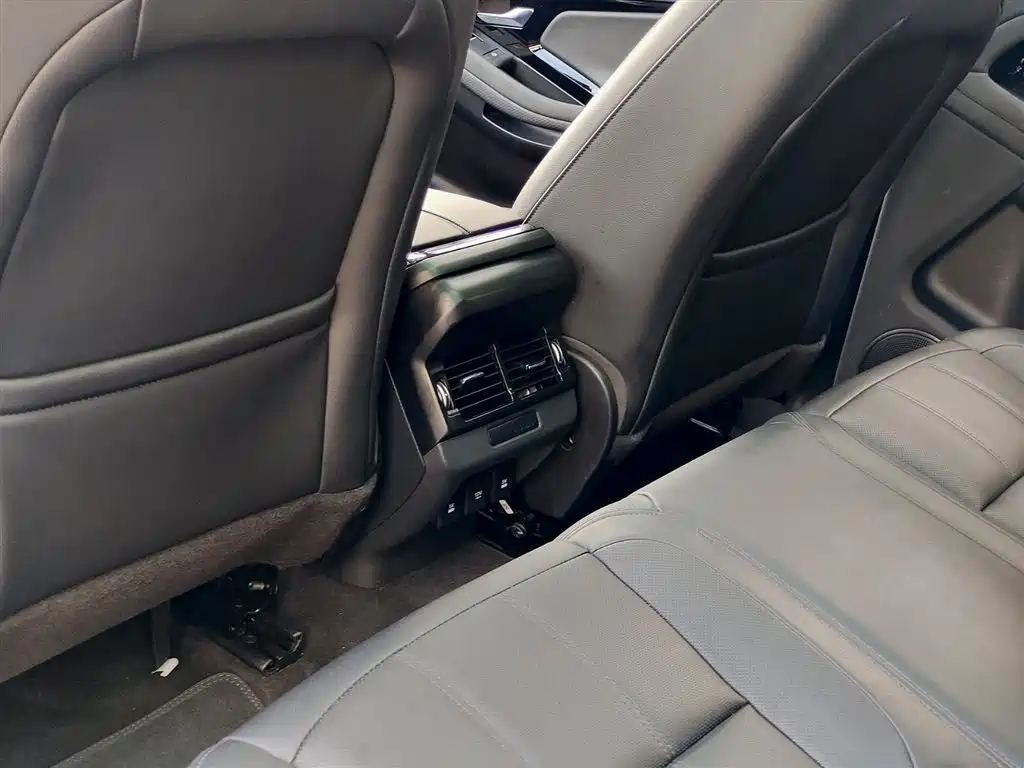 Land Rover Evoque 2021 — фото 9