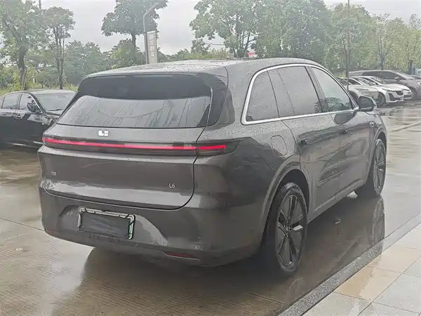 Li Auto L6 2025