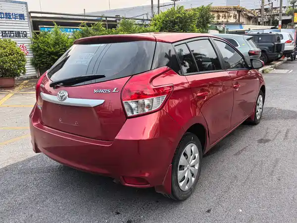 Toyota Yaris L 2015