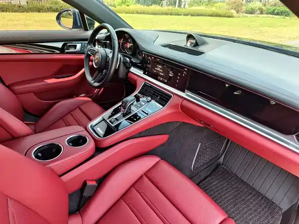 Porsche Panamera 2023