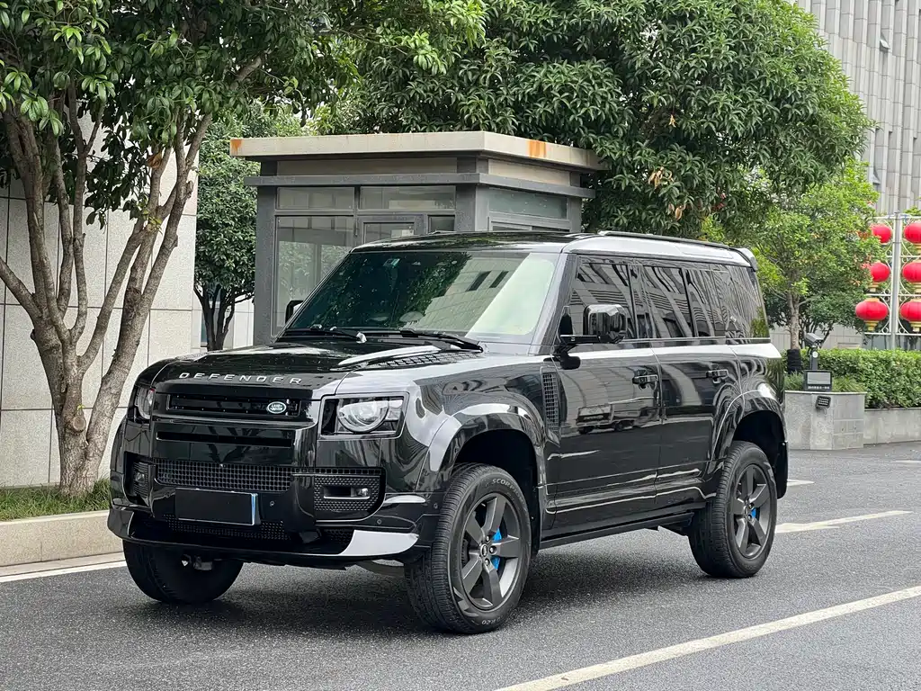 Land Rover Defender 2024