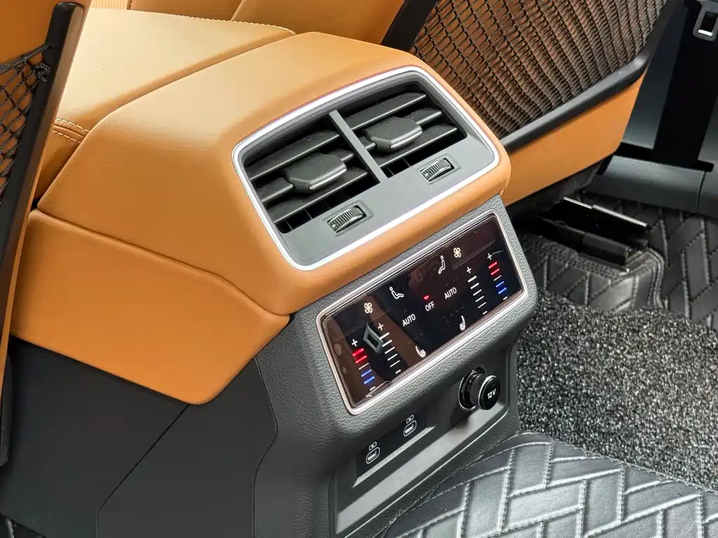 Audi A6L 2023 — фото 23