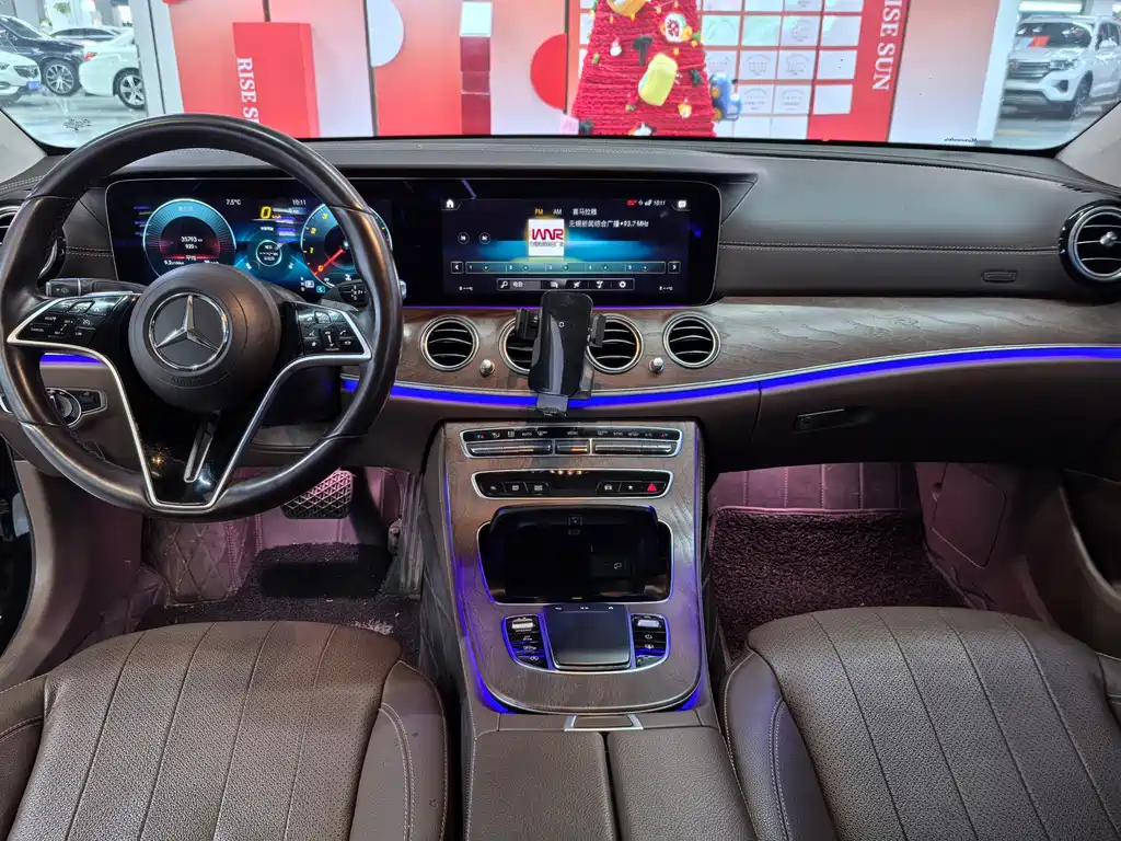 Mercedes-Benz E-Class 2023 — фото 4