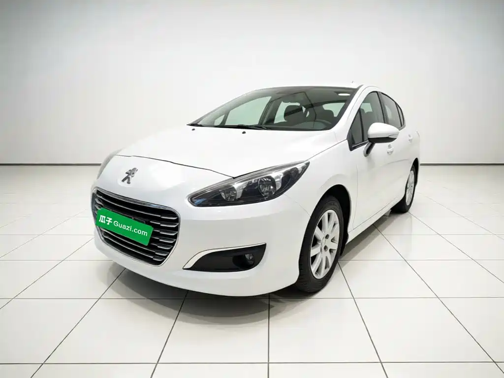 Peugeot 308 2015 — фото 1