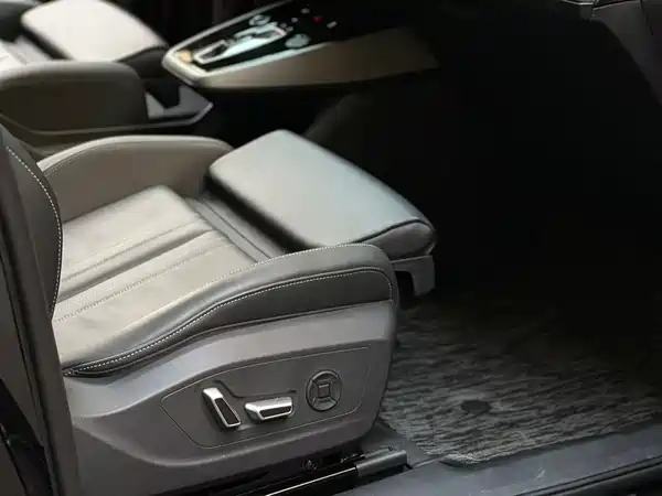 Audi Q5 E-Tron 2024