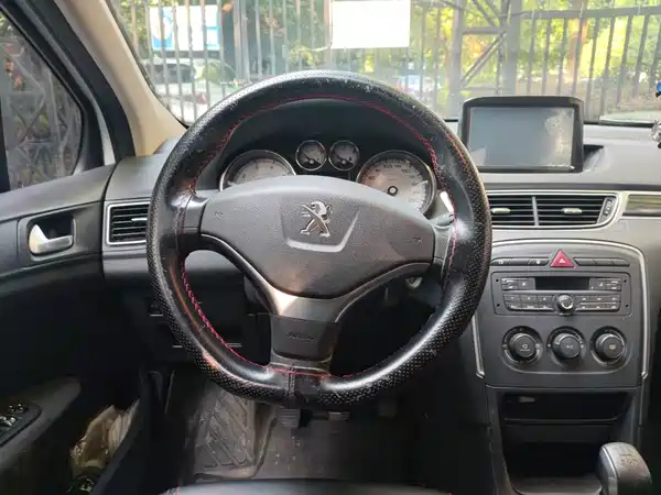 Peugeot 308 2015